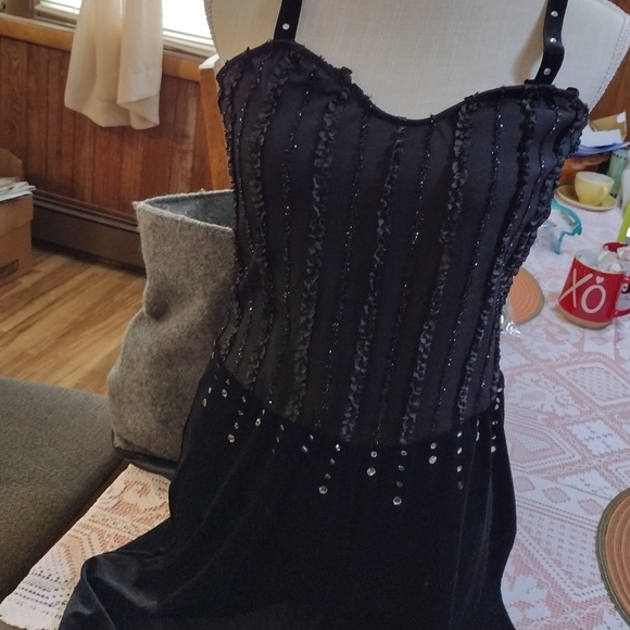 Gorgeous Black Velvet w/ Studs Dance Unitard SZ S/ M Approx 5/6 s (no tag) - Picture 1 of 13